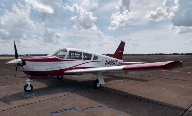 Piper Cherokee (N4884T)