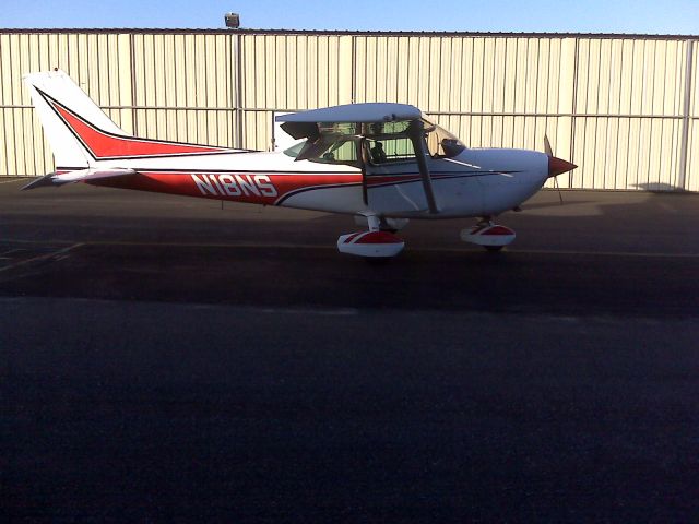 Cessna Skyhawk (N18NS) - Ready to go