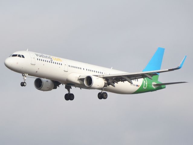 Airbus A321 (EC-NLV) - Kystvejen RWY22L