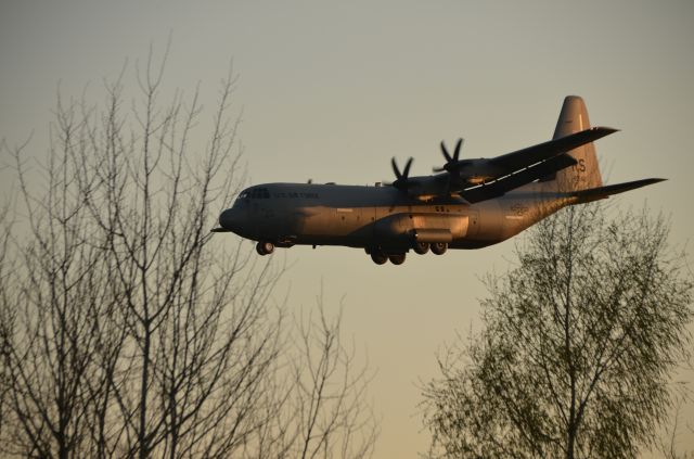 Lockheed C-130 Hercules (04-3142)