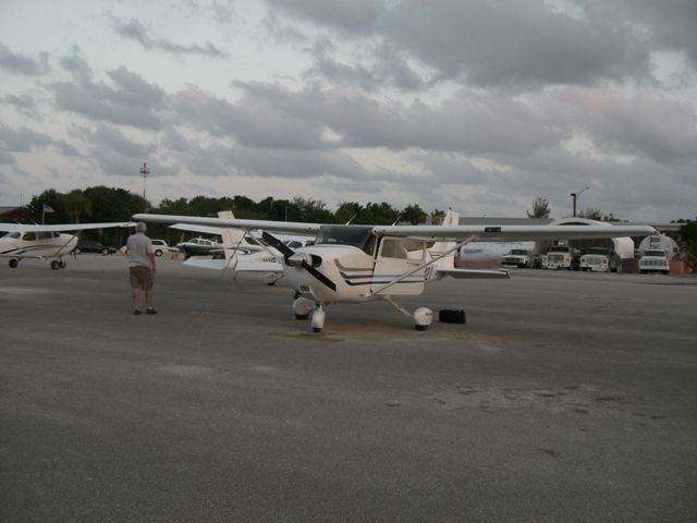 Cessna Skyhawk (N2142T) - First Day in Lantana.