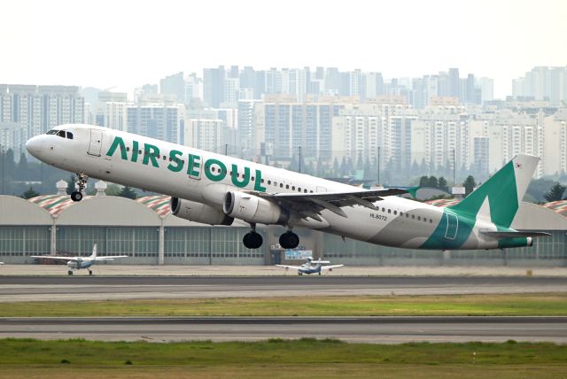 Airbus A321 (HL8072)