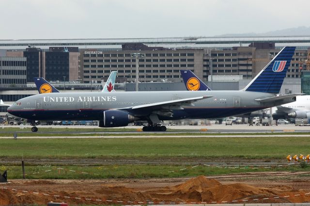 Boeing 777-200 (N771UA)