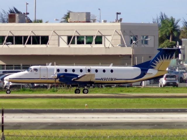 Beechcraft 1900 (N900MX)