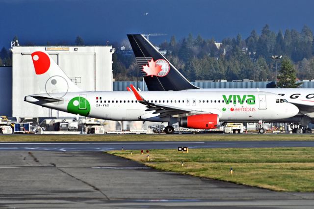 Airbus A320 (XA-VAX)