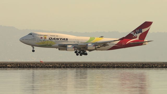 Boeing 747-400 (VH-OEJ)