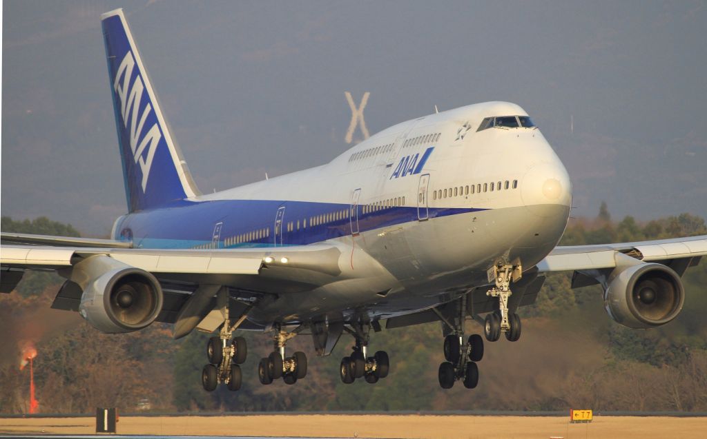 Boeing 747-400 (domestic, no winglets) (JA8961)