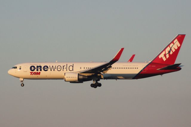 PT-MOH — - oneworld cs