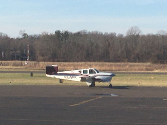 Beechcraft 35 Bonanza (N519PH) - N519PH (BE35) arriving at Wings Field (KLOM)br /Photo Date: December 27, 2020