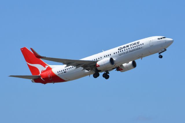 Boeing 737-800 (VH-VXM) - Getting airborne off runway 23 and heading off to another interstate destination. Thursday 6th March 2014.