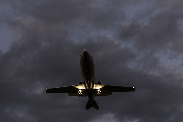 — — - On approach at KARR runway 09-27