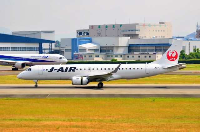 Embraer ERJ-190 (JA241J)