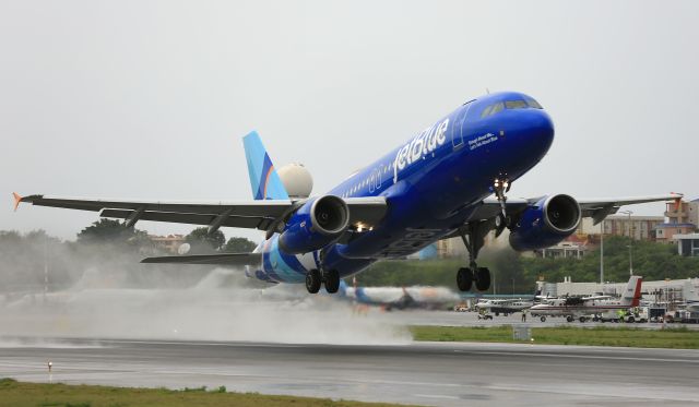 Airbus A320 (N712JB)