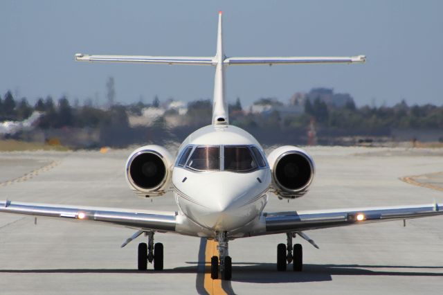 Hawker 800 (N800JM)