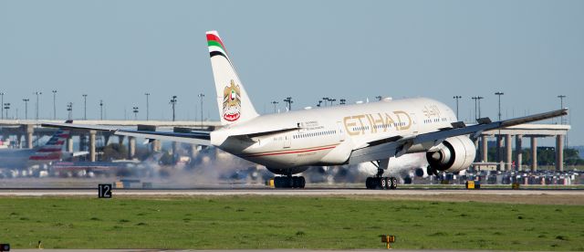 Boeing 777-200 (A6-LRD) - 04/03/2016 Etihad A6-LRD B777 KDFW