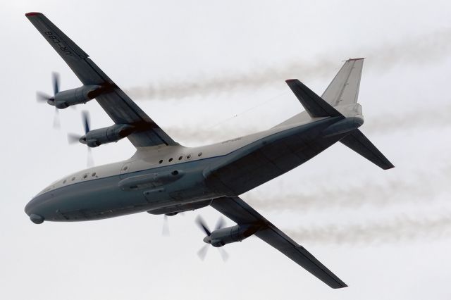 Antonov An-12 (UR-CBG)