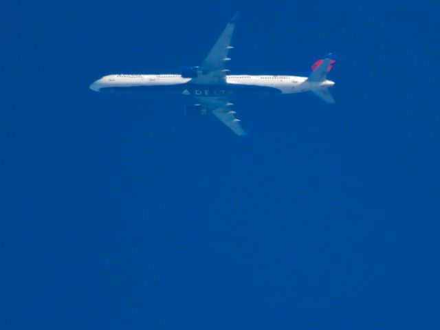 BOEING 757-300 (N587NW) - DAL2601br /DTW-LAXbr /09/23/22