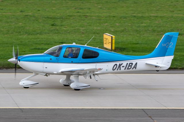 Cirrus SR-22 (OK-IBA)