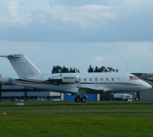 Canadair Challenger (N903AG) - N903AG AT SHANNON IRELAND 11/10/2014