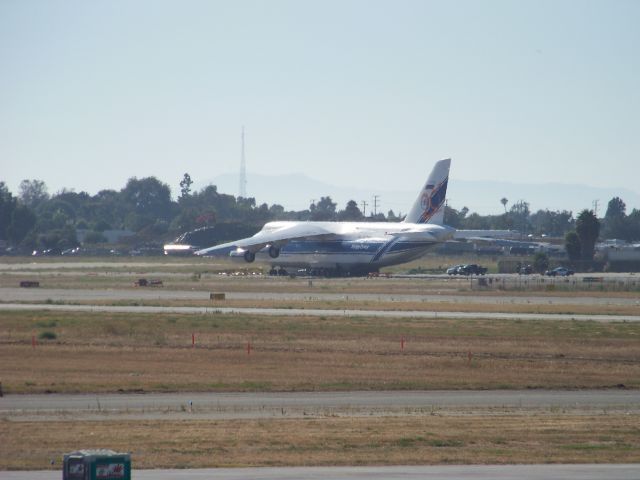 Antonov An-124 Ruslan —