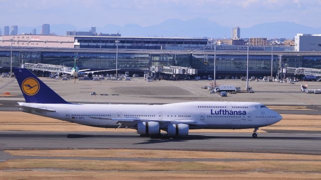 BOEING 747-8 (D-ABYL)