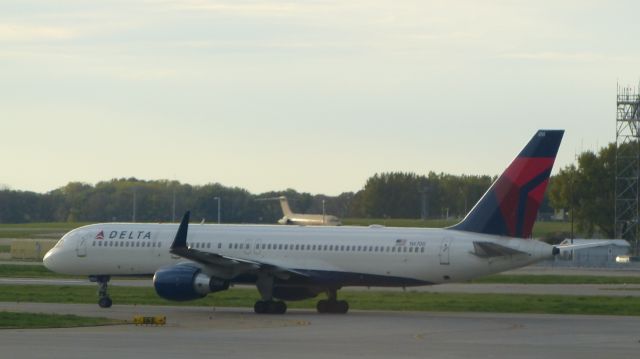 Boeing 757-200 (N6700)