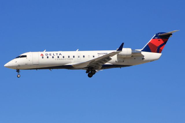 Canadair Regional Jet CRJ-200 (N659BR)