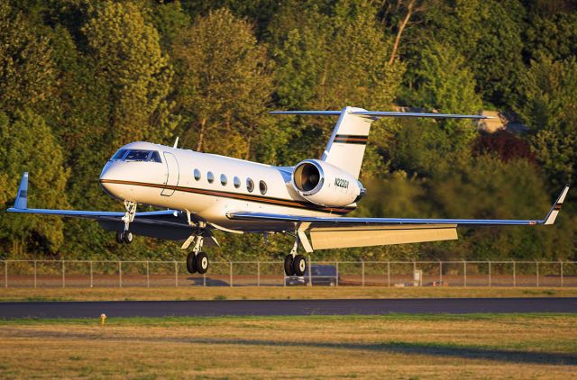 Gulfstream Aerospace Gulfstream IV (N222GY) - On approach to Boeing Field (KBFI).