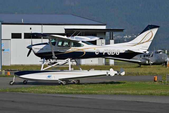 Cessna Skylane (C-FGDG)