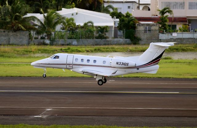 Embraer Phenom 300 (N331QS)