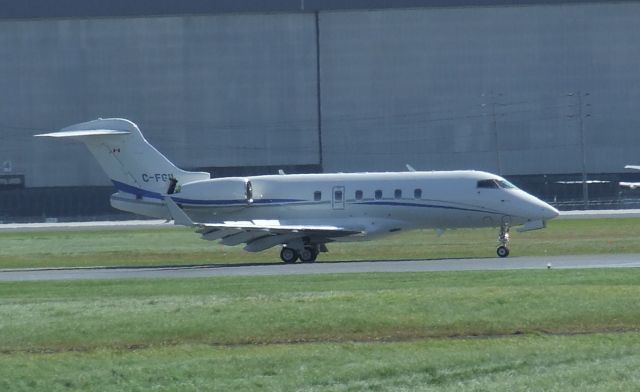 Bombardier Challenger 300 (C-FGIL)