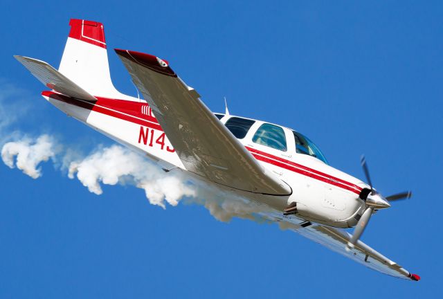 Beechcraft Bonanza (33) (N14JP)