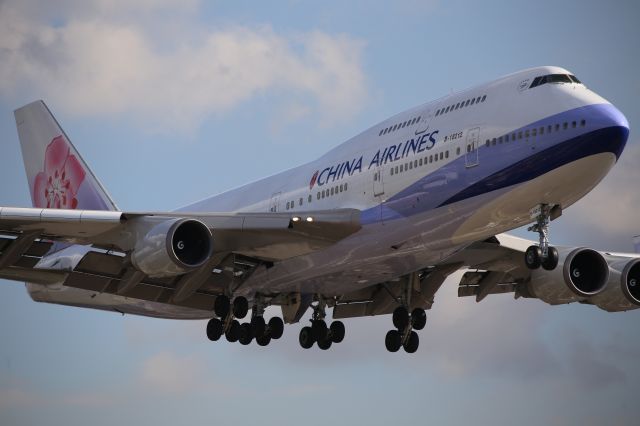 Boeing 747-400 (B-18212)