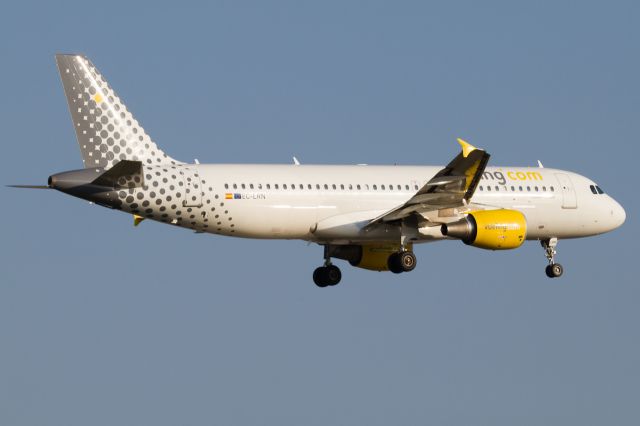 Airbus A320 (EC-LRN)