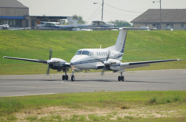 Beechcraft Super King Air 200 (N213DB)