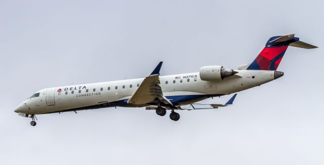 Canadair Regional Jet CRJ-700 (N371CA)