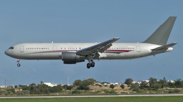 BOEING 767-300 (N432AX) - On landing RW31