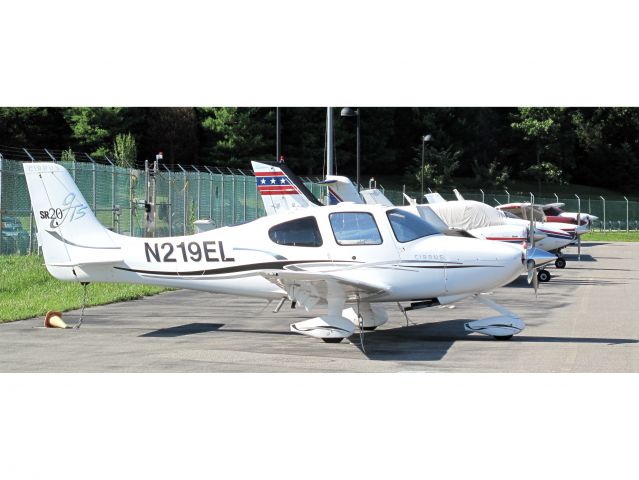 Cirrus SR-20 (N219EL) - A very nice Cirrus.