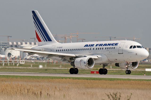 Airbus A318 (F-GUGG)