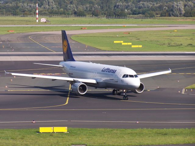 Airbus A320 (D-AIPU) - C/n 135 date taken during August 2014