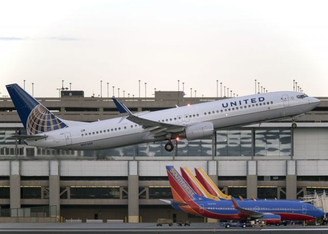 Boeing 737-900 (N57439)