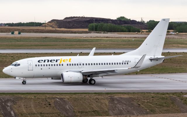 Boeing 737-700 (C-FKEJ)