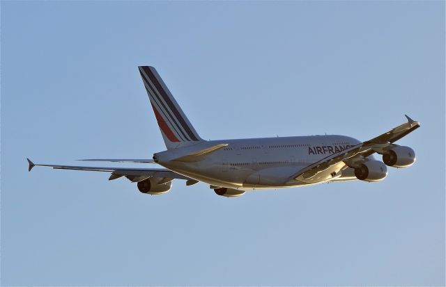 Airbus A380-800 (F-HPJJ) - a rel=nofollow href=http://flightaware.com/live/flight/FHPJJ/history/20141028/2345Z/KLAX/LFPGhttps://flightaware.com/live/flight/FHPJJ/history/20141028/2345Z/KLAX/LFPG/a