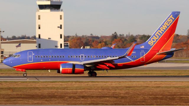 Boeing 737-700 (N7746C)