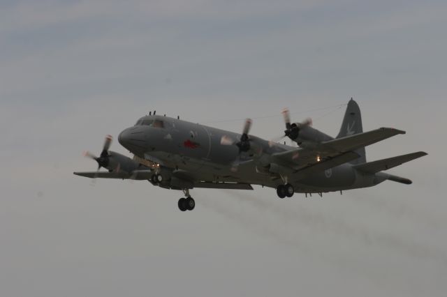 — — - Canadian Navy P-3 Orion at Southern WI Airfest 2008