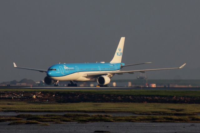 Airbus A330-300 (PH-AKB)