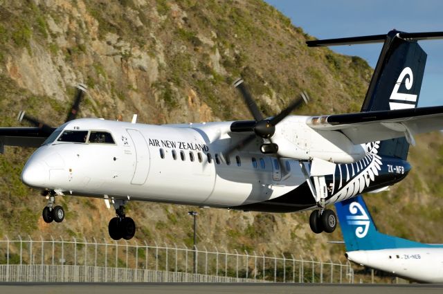 de Havilland Dash 8-300 (ZK-NFB)