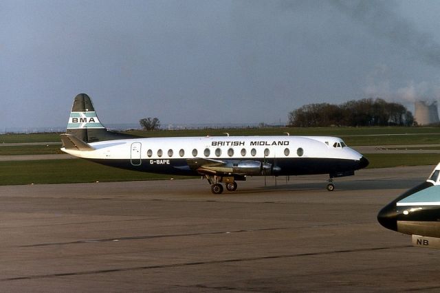 VICKERS Viscount (G-BAPE) - Viscount 814 G-BAPE operating for British Midland in April 1988.