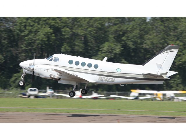 Beechcraft King Air 100 (N24EM) - Take off runwaty 26 at Danbury. CFM (Corporate Flight Management) has 2 x King Air 100, 1 x Phenom 100 and 2 x Citation V available for charter in the New York metropolitan area KDXR KHPN KTEB KBDR  www.FLYCFM.COM