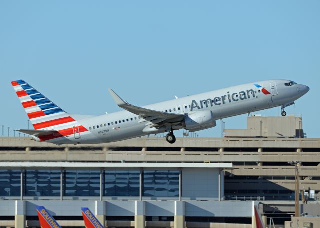 Boeing 737-800 (N927NN)